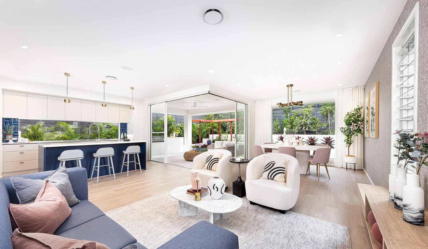 Paradise Lakes Willawong Display Homes